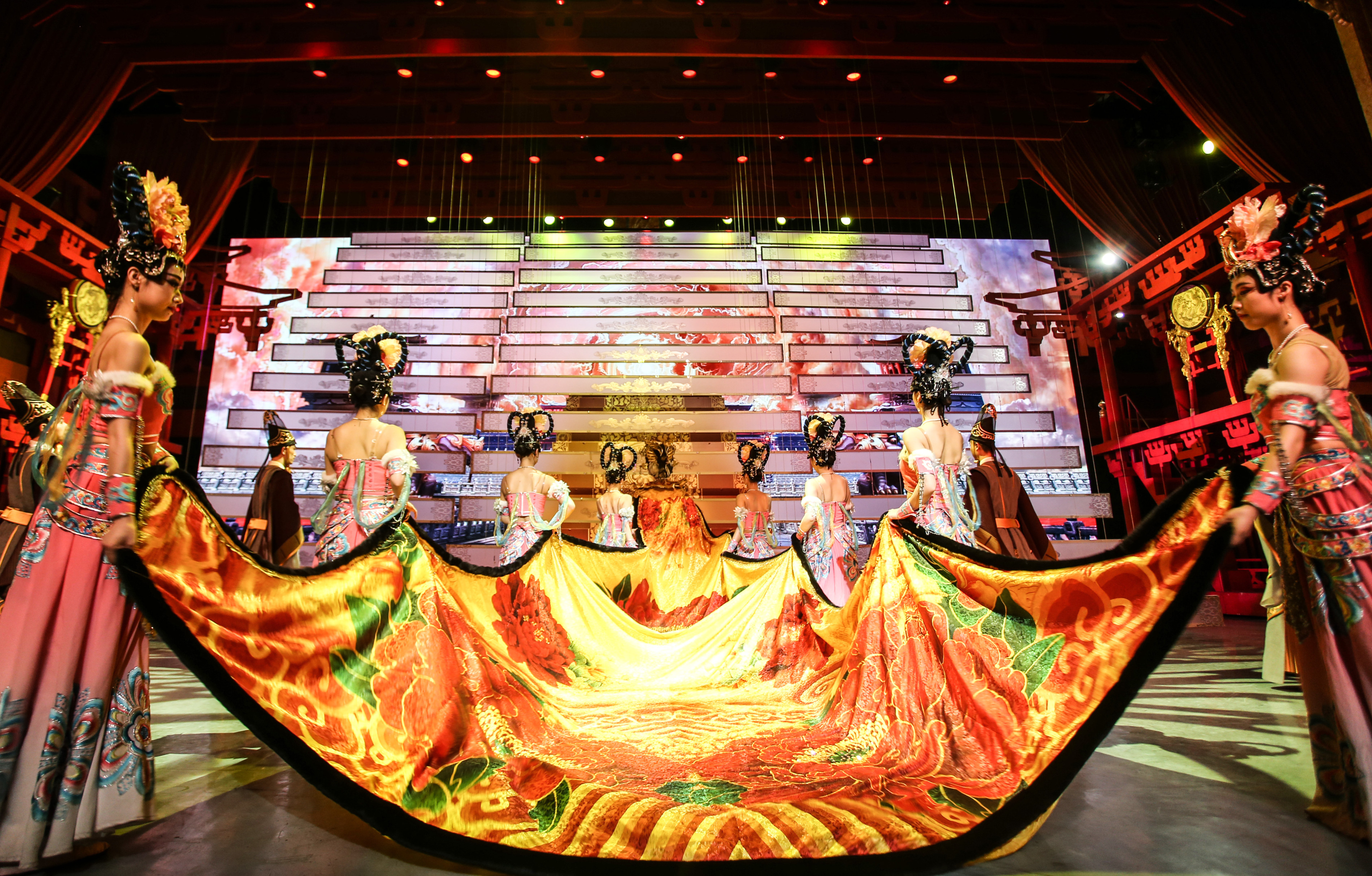 喜迎雙節(jié)丨唐樂宮驚喜不斷，“餅”承心意，以禮相待