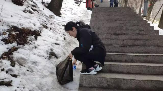 【華山西峰索道】太華索道公司組織干部職工開展學(xué)雷鋒志愿服務(wù)活動(圖13) 【華山西峰索道】太華索道公司組織干部職工開展學(xué)雷鋒志愿服務(wù)活動(圖13)